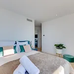 Vacation Marbella I Schumacher, New Built, Sea View, Luxury, Private Pool, Bbq, Golfers Paradise, Entertainment *