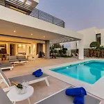 빌라 Vacation Marbella I Schumacher, New Built, Sea View, Luxury, Private Pool, Bbq, Golfers Paradise, Entertainment 에스테포나