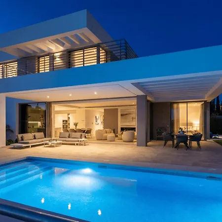 Villa Vacation Marbella I Schumacher, New Built, Sea View, Luxury, Private Pool, Bbq, Golfers Paradise, Entertainment