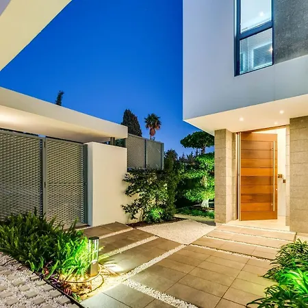 Vacation Marbella I Schumacher, New Built, Sea View, Luxury, Private Pool Vila *