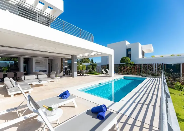 Vacation Marbella I Schumacher, New Built, Sea View, Luxury, Private Pool 别墅 埃斯特波纳