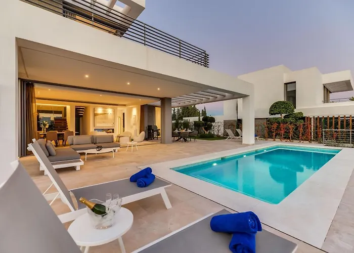 别墅 Vacation Marbella I Schumacher, New Built, Sea View, Luxury, Private Pool 埃斯特波纳